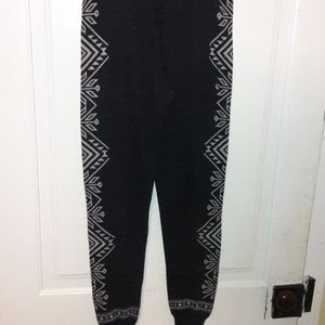 I'm selling these cozy sweatpants